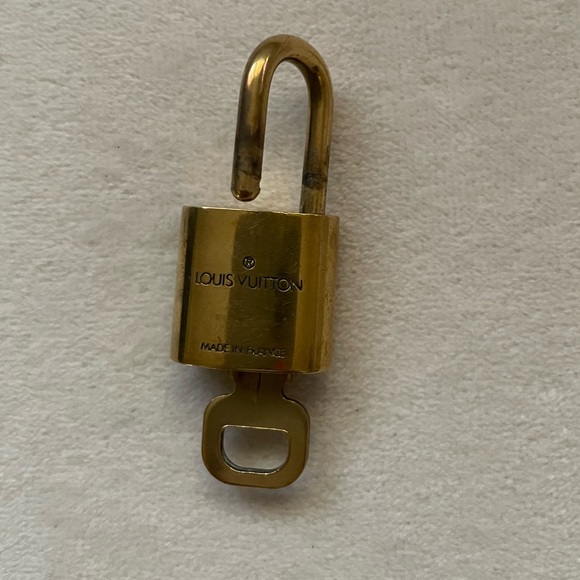 Authentic Louis Vuitton Padlock With Key #304 Gold Finished - Picture 7 of 9